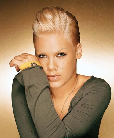 Pink isi spune povestea la MTV Behind The Music