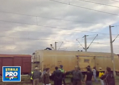 La un pas de moarte: curentat la 27.000 de volti pentru o poza!