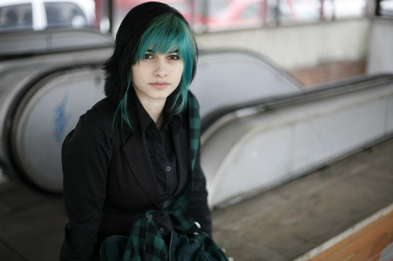 Alice dezvaluie cu ce vopsea s-a dat in cap