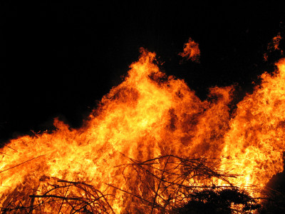 NY: Incendiu devastator intr-o cladire din Bronx, in ciuda gerului de afara