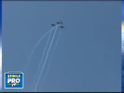 O mie de spectatori au savurat acrobatiile aviatice la Targu Mures