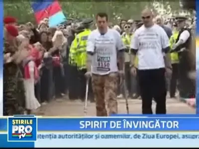 Performanta incredibila! Un britanic in carje a terminat maratonul Londrei!