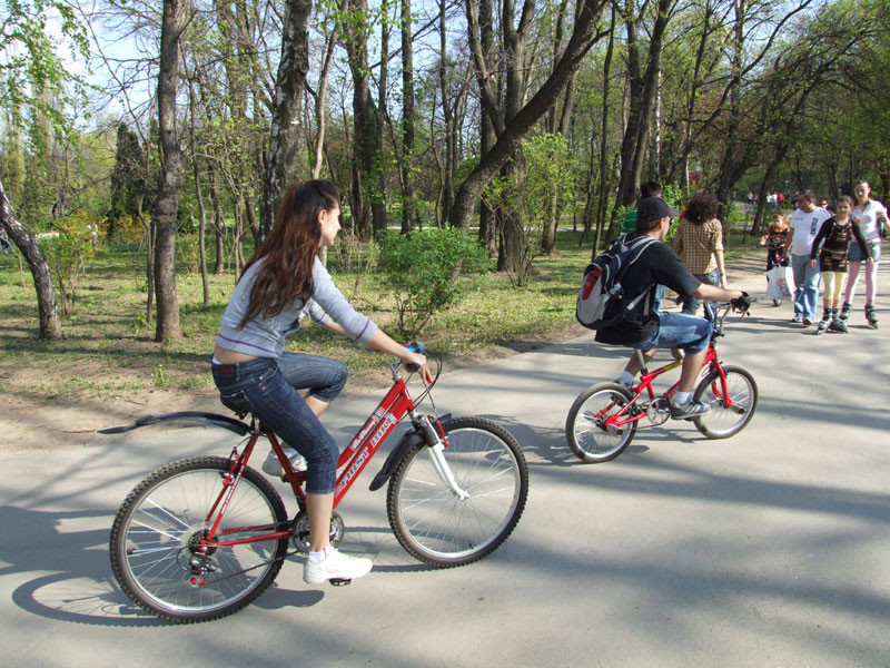 Vremea frumoasa din weekend i-a scos pe bucuresteni la plimbare!
