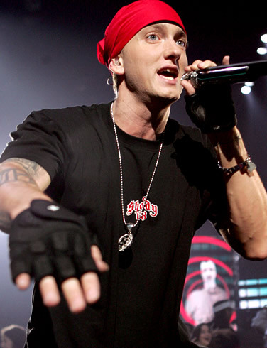 Eminem: Din cauza mamei sunt dependent de droguri!