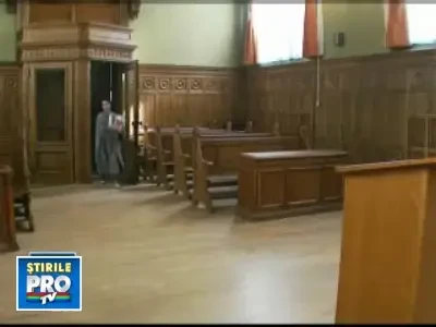 Personalul auxiliar din justitie, in greva de avertisment!