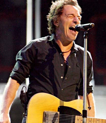 Vrei sa ajungi la concertul lui Bruce Springsteen de la Londra? Afla cum!