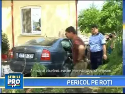 A "zburat" cu masina direct in zidul primariei!