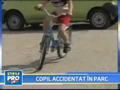 Accident in parc! A intrat cu masina intr-un baietel de 8 ani