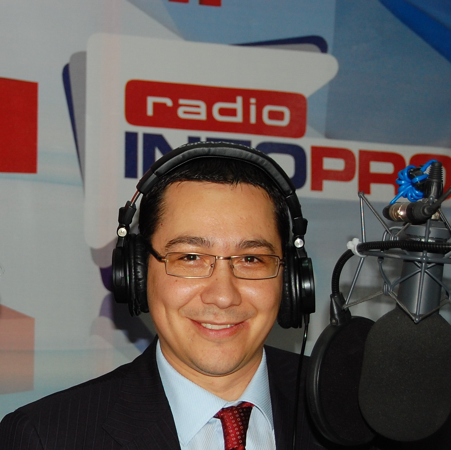 Victor Ponta ia o pauza de la Parlament si vine la Radio InfoPro!