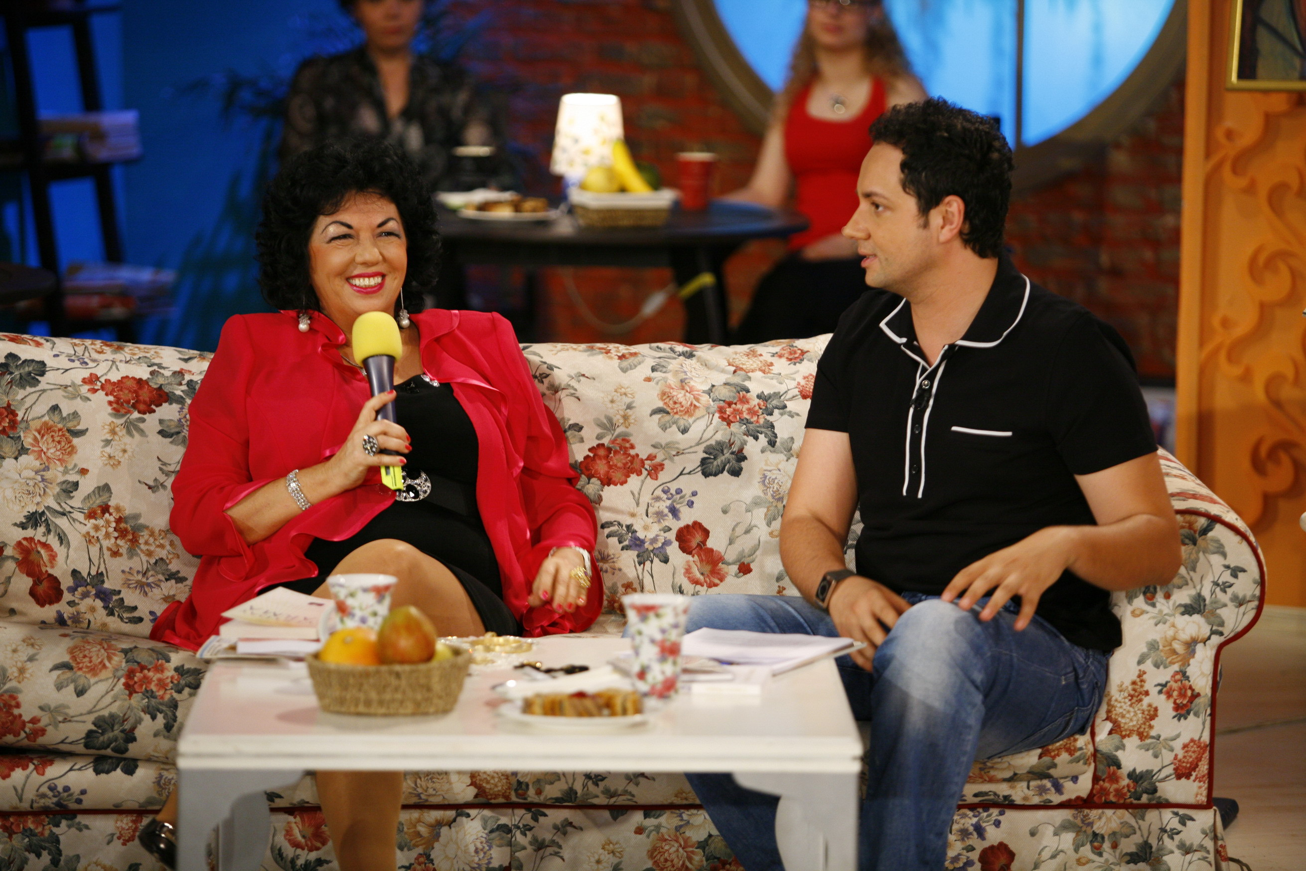 Carmen Harra ii dezvaluie Romanitei viitorul la ”Happy Hour Special”