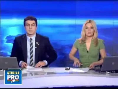 A intrat cu masina intr-o ambulanta pentru ca asculta muzica la maxim!