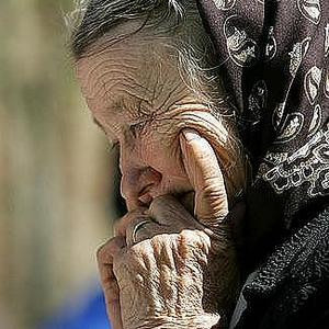 Se apropie un Paste trist pentru pensionarii saraci. Se imprumuta ca sa poata cumpara un cozonac