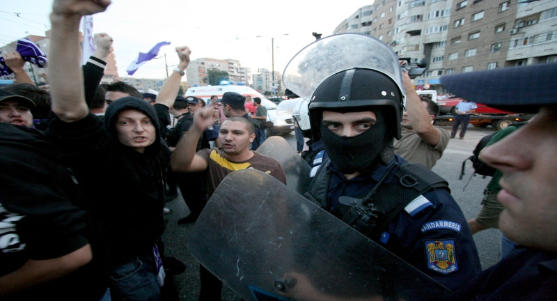 Timisoara, camp de lupta intre suporterii croati si banateni!