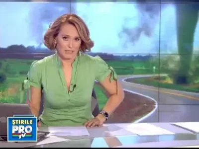 Natura dezlantuita! Sofer prins in mijlocul unei tornade! Vezi VIDEO!