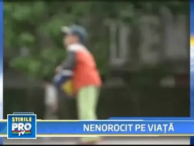 Era sa-si piarda viata dupa ce a dat foc unei sticle cu ulei de masina!