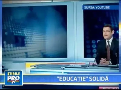 L-a bagat cu capul in ciment pentru ca era obraznic la ora de zidarie!