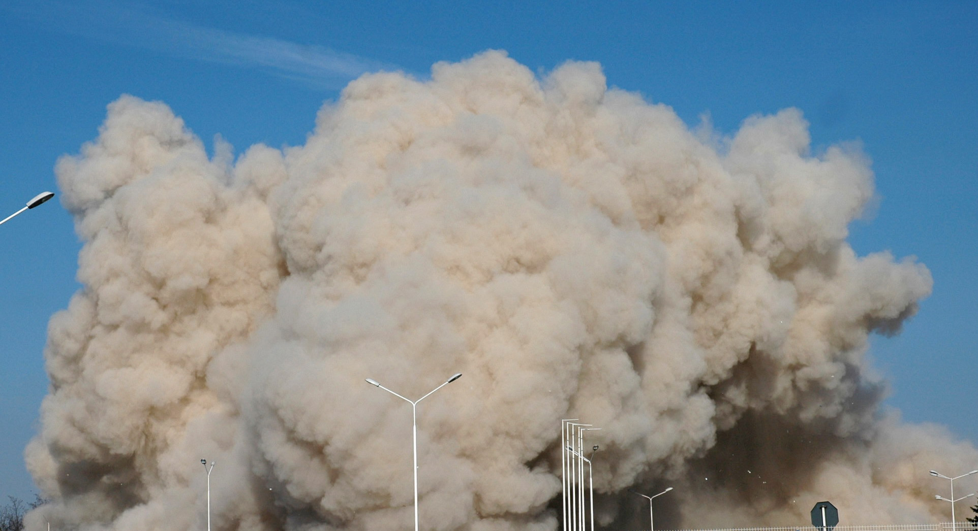 Distractie la americani!O arena sportiva, demolata in mai putin de un minut