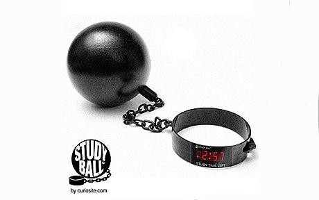 S-a inventat ghiuleaua care-i obliga pe elevi sa stea acasa si sa invete