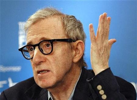 Woody Allen, cinci milioane de dolari pentru ca i-a fost folosita imaginea!