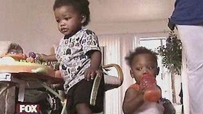 A nascut gemeni conceputi cu barbati diferiti!