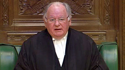 A mai cazut un cap in scandalul abuzurilor parlamentarilor englezi