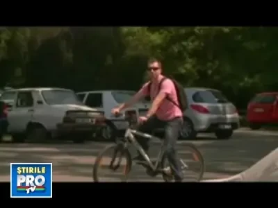 Razi pana nu mai poti: cazaturi pe doua roti! VEZI VIDEO!