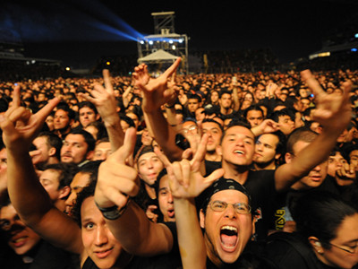 Weekend rock la munte. Peste 20 de trupe vor zgudui Valea Cerbului