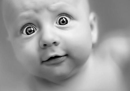 "Pune bebelusul intr-o cutie si fa-te navazut"