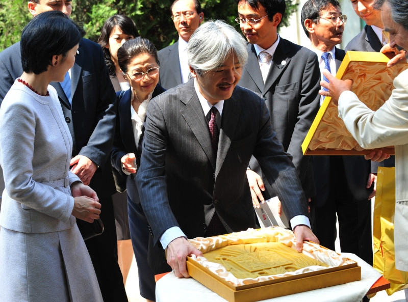 Printul Akishino al Japonei si sotia sa au degustat mierea romaneasca