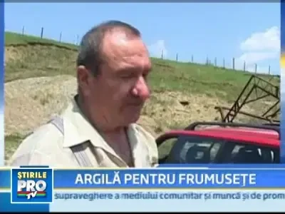 Au dat munca la camp pe impachetari cu argila!