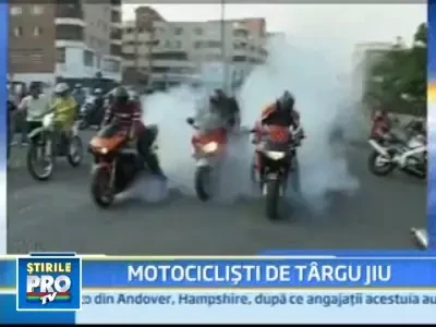Mii de cai putere au "defilat" la Targu-Jiu intr-un mars al motociclistilor