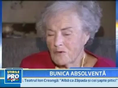 Bunicuta cu diploma: la 92 de ani a absolvit facultatea!