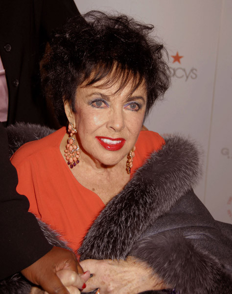 Elizabeth Taylor. 7 soti, 8 casnicii, violente si droguri