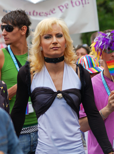 200 de participanti la parada gay! 1.000 de politisti, alaturi de ei