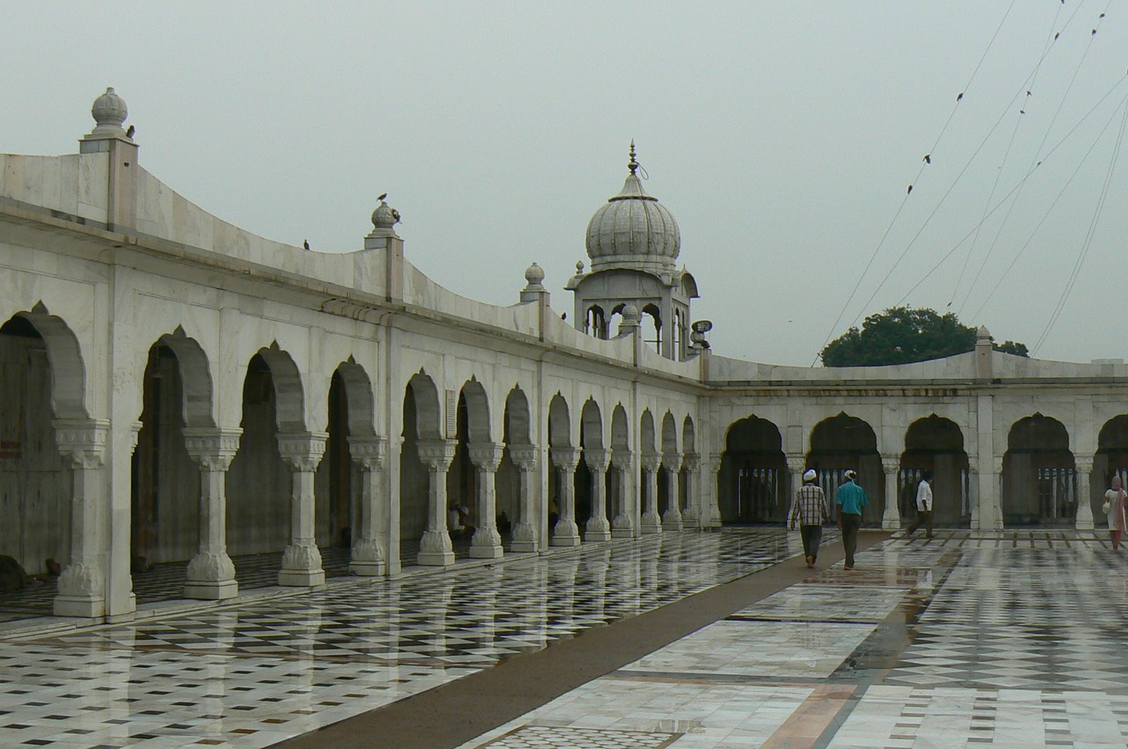 Atac armat la Viena! 30 de raniti!