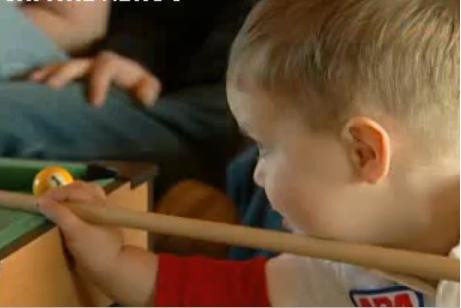 Probabil cel mai tanar jucator: maestru al biliardului la numai 2 ani!