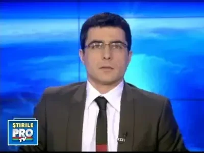 Parisul da tonul la moda! Acum sunt in voga scuterele cu trei roti!