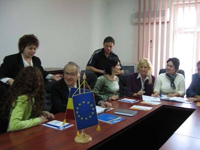 Birocratia sufoca Romania. Proiecte umanitare, blocate de formulare