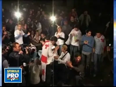 50.000 de georgieni au iesit in strada! Traficul feroviar, blocat