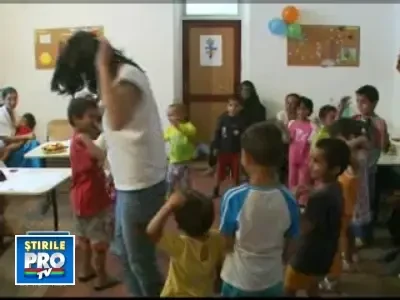 Voluntarii de la Ovidiu Rom au colorat viata unor copii din Vizuresti