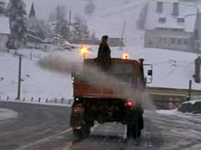 Codul galben pentru viscol pune deja probleme soferilor!