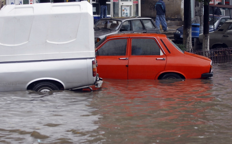 Inundatii in Hunedoara si Medias. Video de la utilizatori