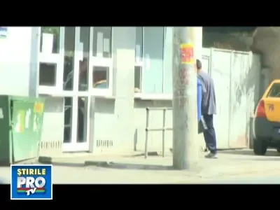 CULMEA HOTIEI! Fura mancarea unor oameni flamanzi si batuti de soarta!