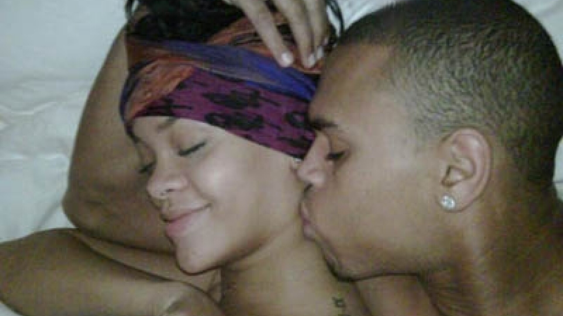 Dati de gol de prieteni. Nebunia pregatita de Rihanna si Chris Brown socheaza intreaga lume