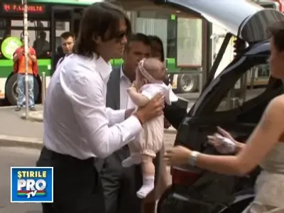 Vezi aici mai multe imagini de la botezul fetitei lui Cristi Chivu