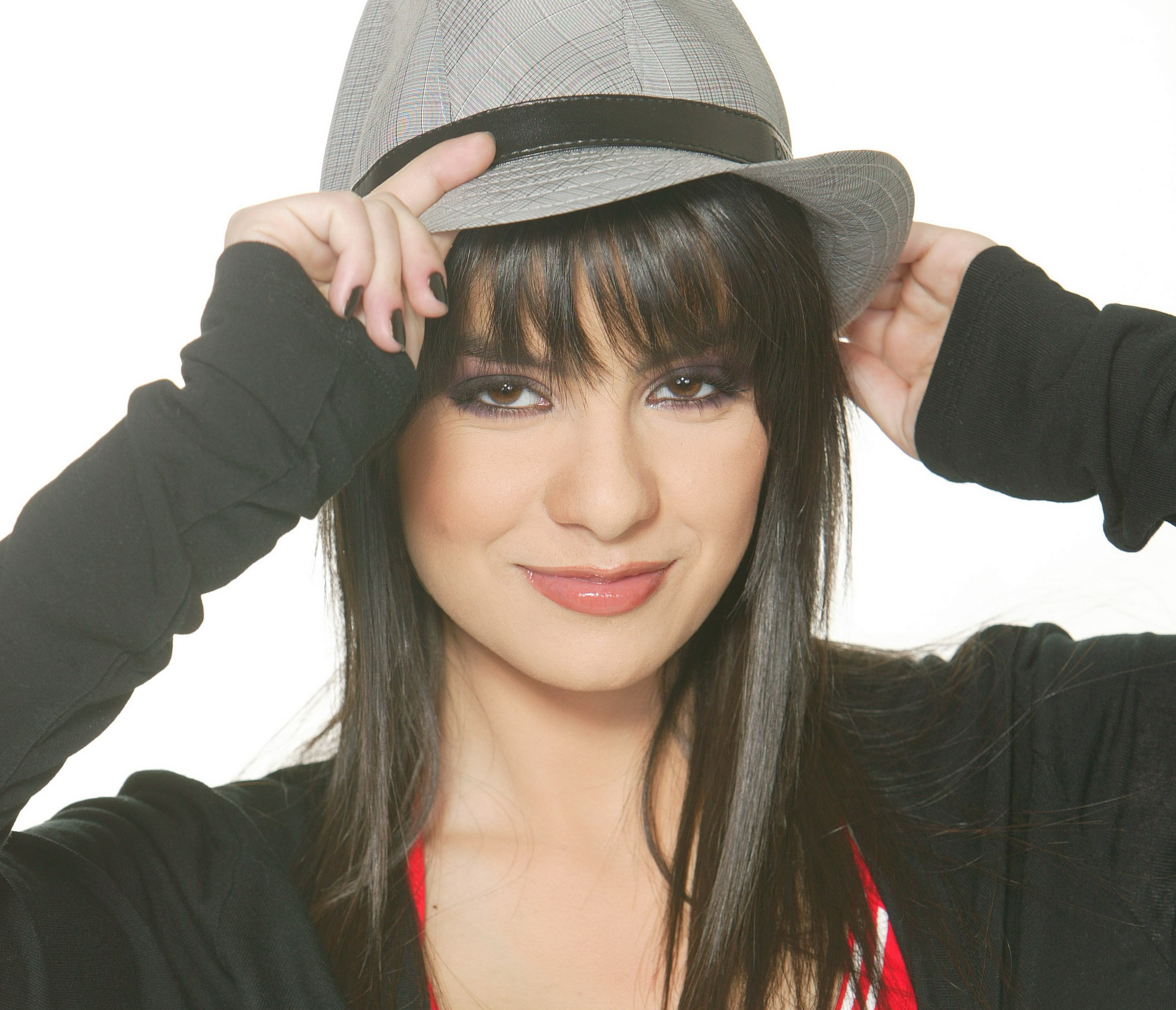 VJ-ita MTV Oana Tache implineste 18 ani de cariera!