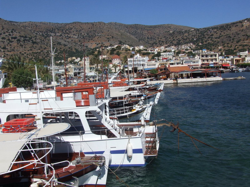 Grecii si egiptenii lupta sa-si recastige turistii. Vezi oferte