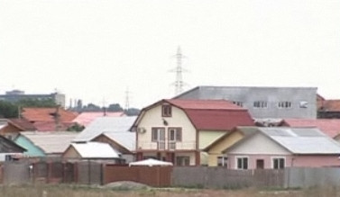 Casele construite in cartierul-fantoma, vandute chiar si de trei ori!