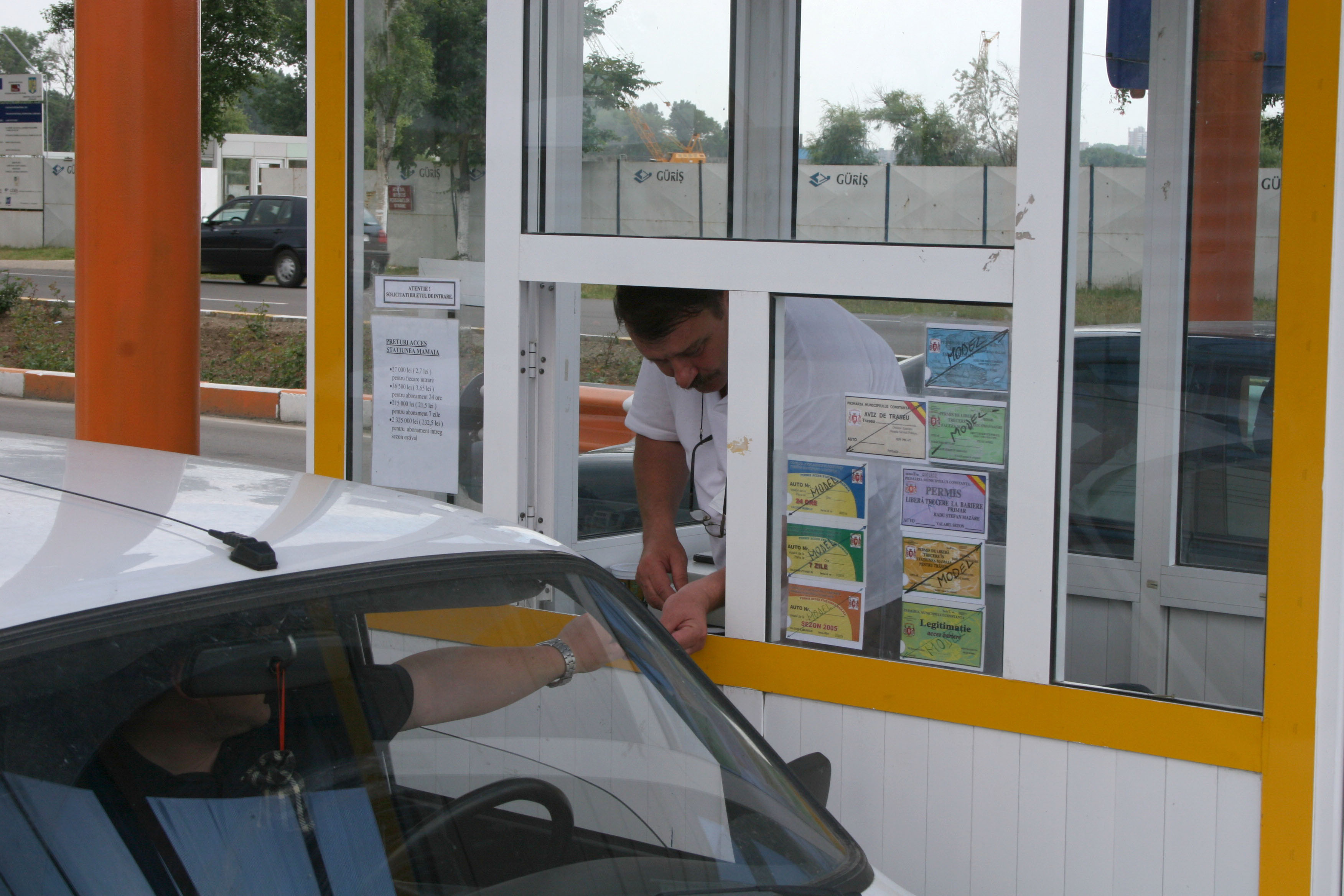 De astazi intra din nou in vigoare taxa de intrare in Mamaia!