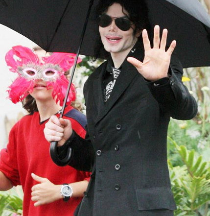 FOTO SOCANT. Prima imagine cu Michael Jackson mort